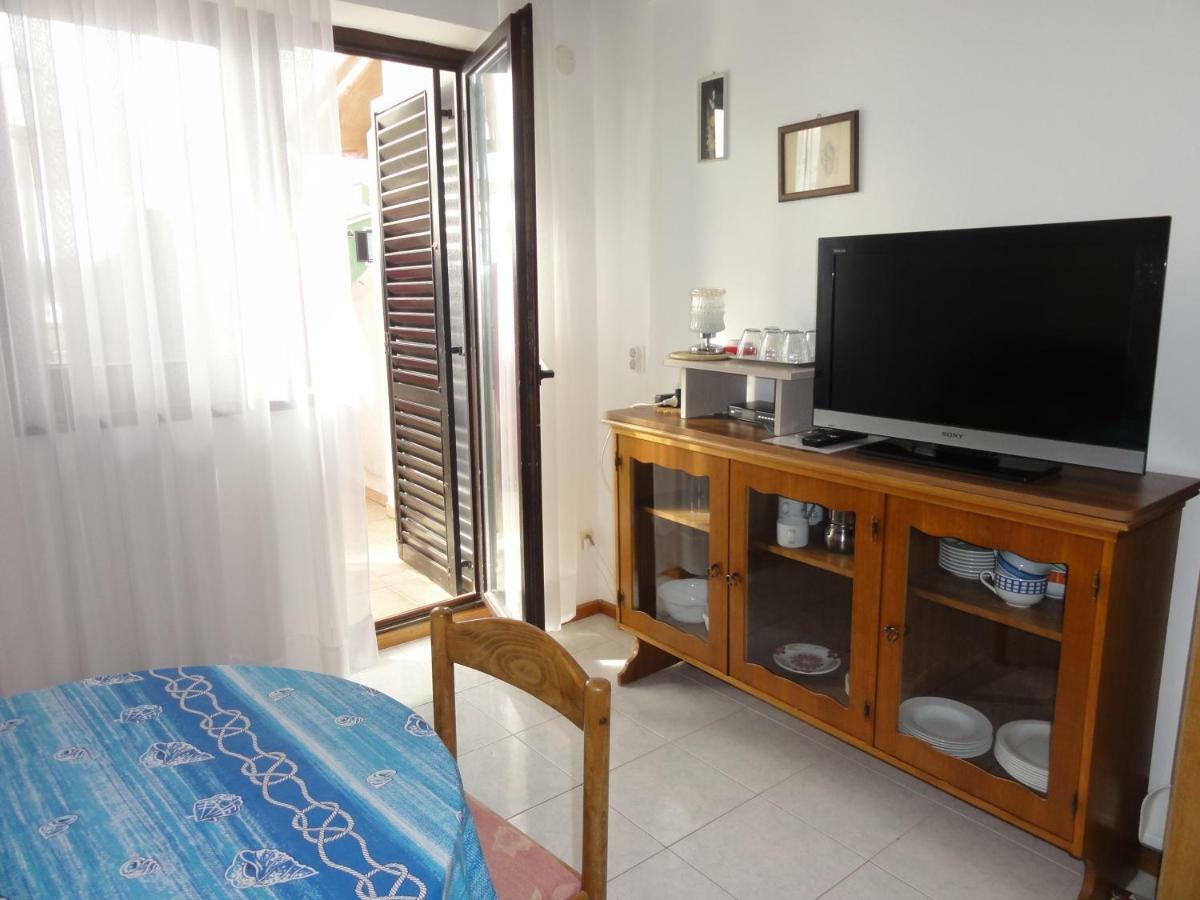 Nice And Cozy Apartment Ferry In Medulin Exterior foto