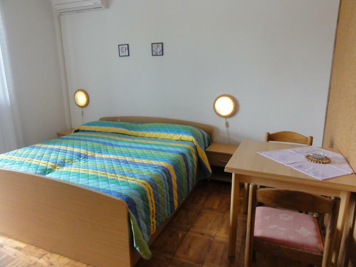 Nice And Cozy Apartment Ferry In Medulin Exterior foto